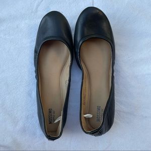 black flats